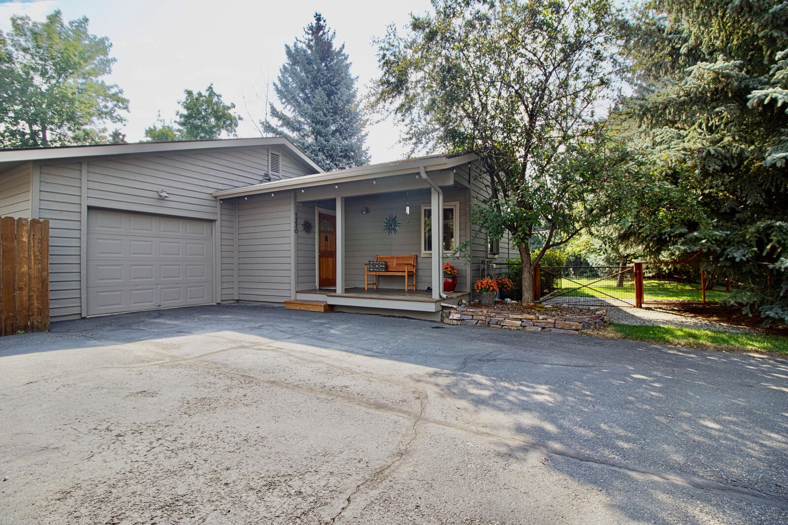 Property Photo: 1230 Creekside Dr ID 83333