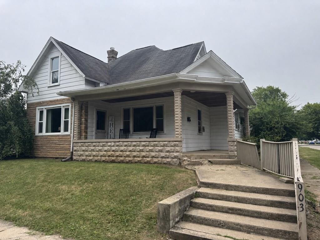 Property Photo:  903 Hinde  OH 43160 