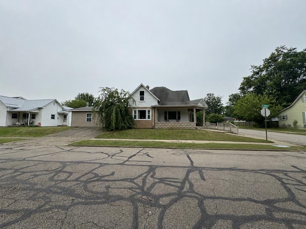 Property Photo:  903 Hinde  OH 43160 