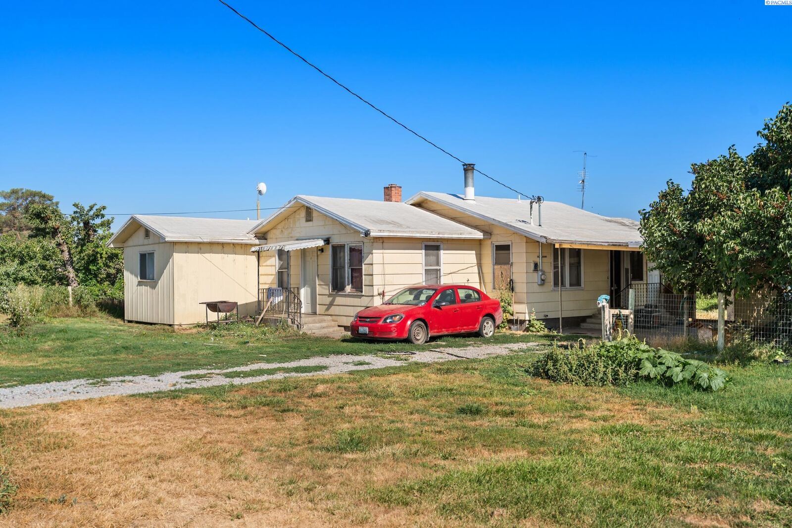 Property Photo: 291 Chestnut Rd. WA 98930