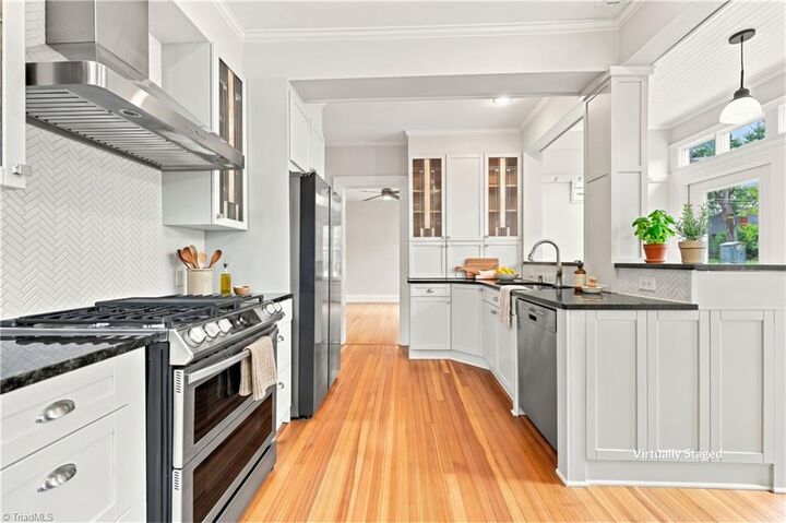 Property Photo:  901 Fairmont Street  NC 27401 