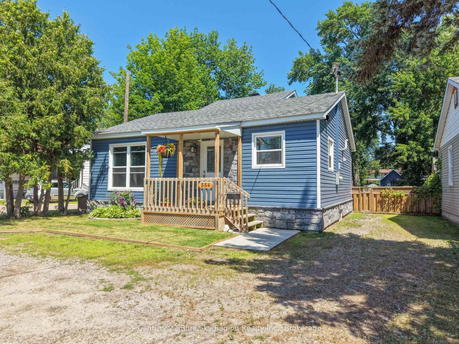 Photo de la propriété:  554 Lakeshore Drive  ON P1A 2E6 