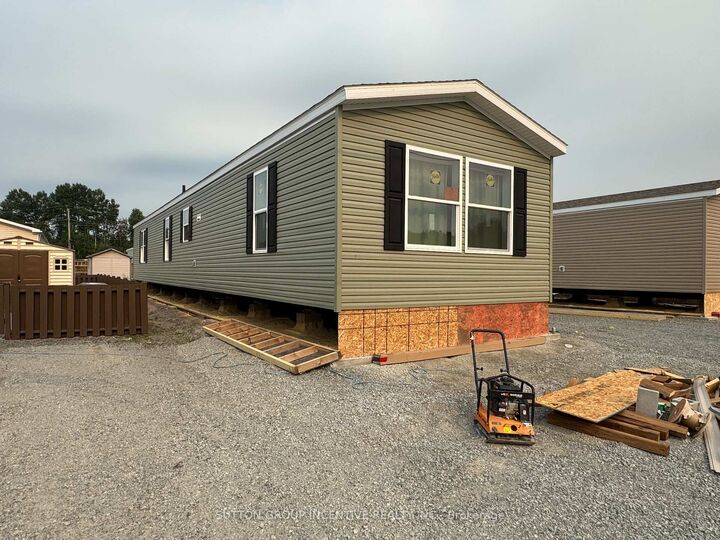 182 Remi Crescent — photo 1
