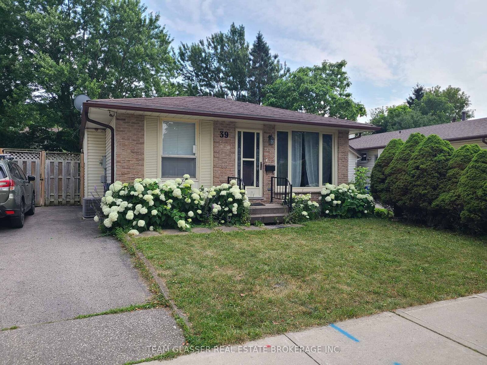 Property Photo:  39 Ardsley Road  ON N6G 3J4 