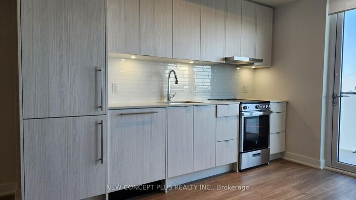 Property Photo: 4130 Parkside Village Drive 1509 ON L5B 0L7