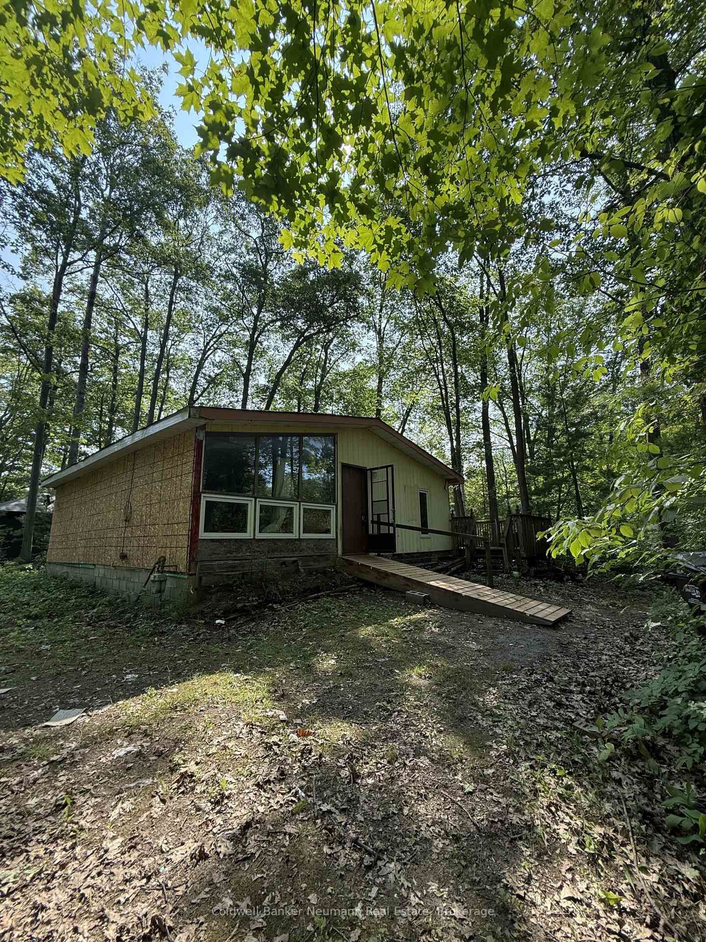 Property Photo: 808 Oxbow Park Drive ON L9Z 2V1