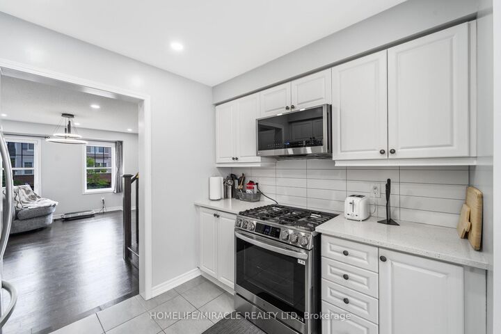 Property Photo:  24 Metro Crescent  ON L7A 0A8 