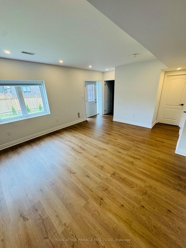 Property Photo: 30 Rowley Street Lower ON N3S 0J6
