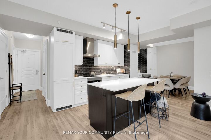 9085 Jane Street 523 — photo 1