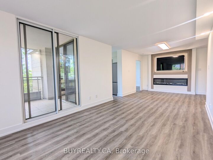 Property Photo: 256 Doris Avenue 308 ON M2N 6X8