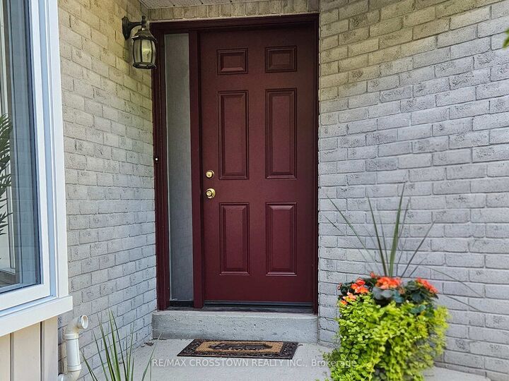 Property Photo: 17 Knicely Road ON L4N 6T8