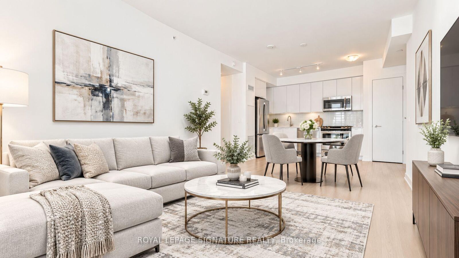 Property Photo: 10 Parklawn Road 1005 ON M8Y 3H8