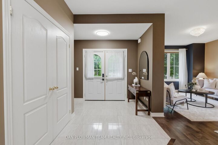 Property Photo:  2243 Pilgrim Square  ON L1L 0B5 