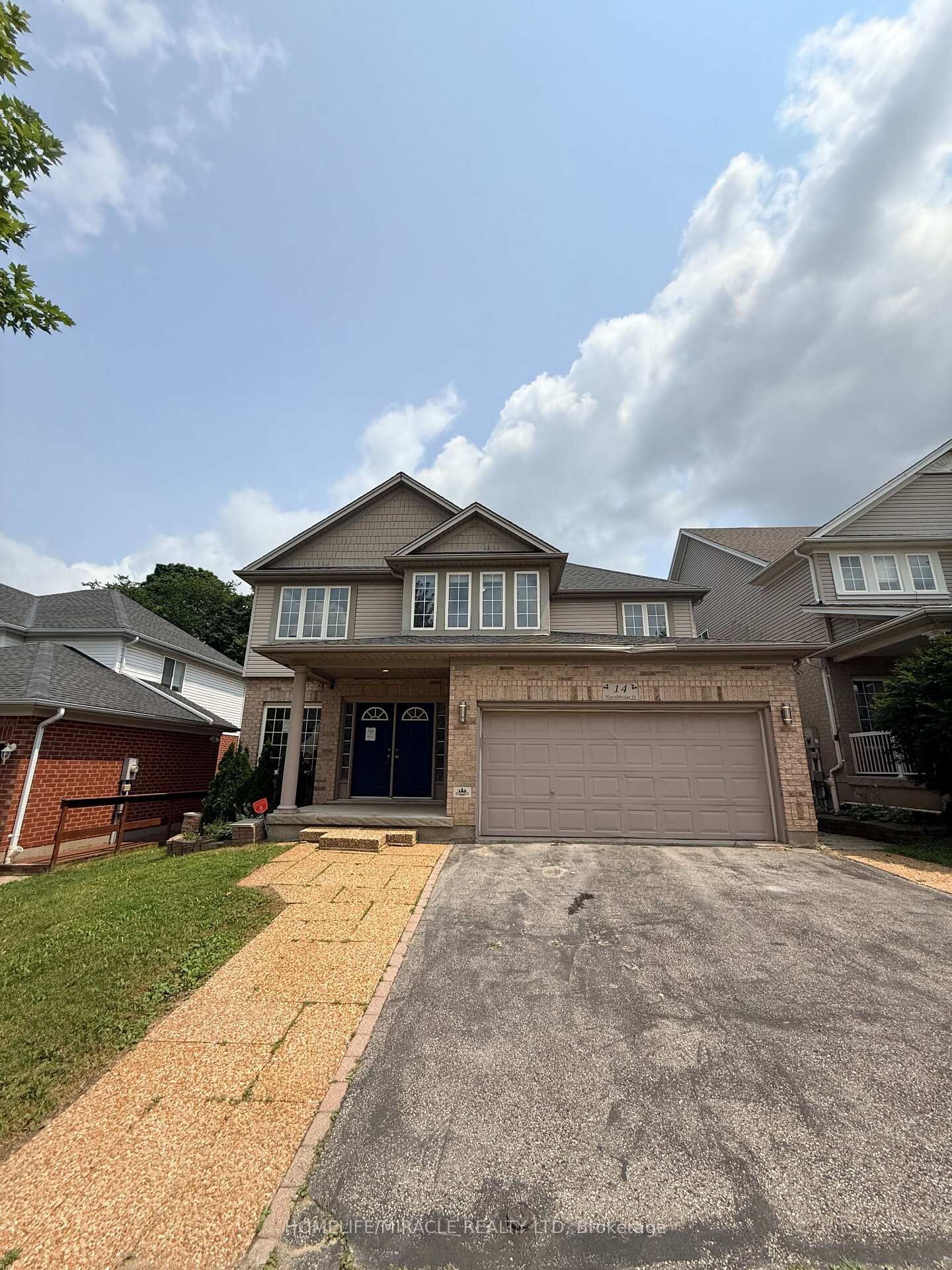 Property Photo: 14 Hearthbridge Street ON N2R 1L5