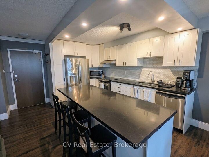 Property Photo:  135 Marlee Avenue 1204  ON M6B 4C6 