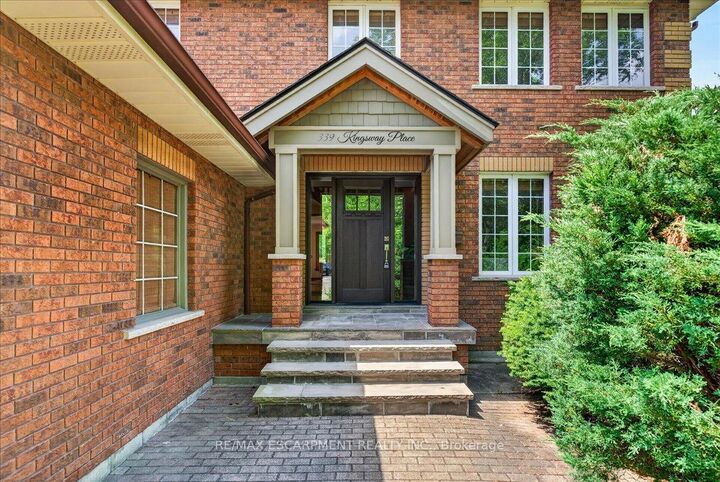 339 Kingsway Place — photo 1