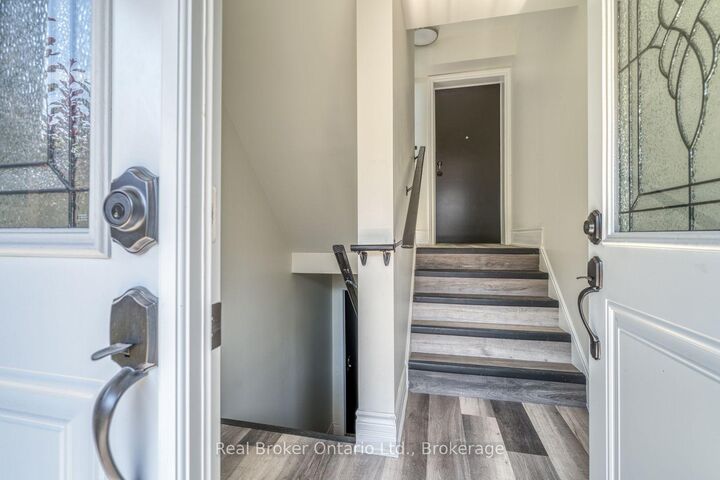 Property Photo:  220 Caroline Street S 1  ON L8P 3L4 