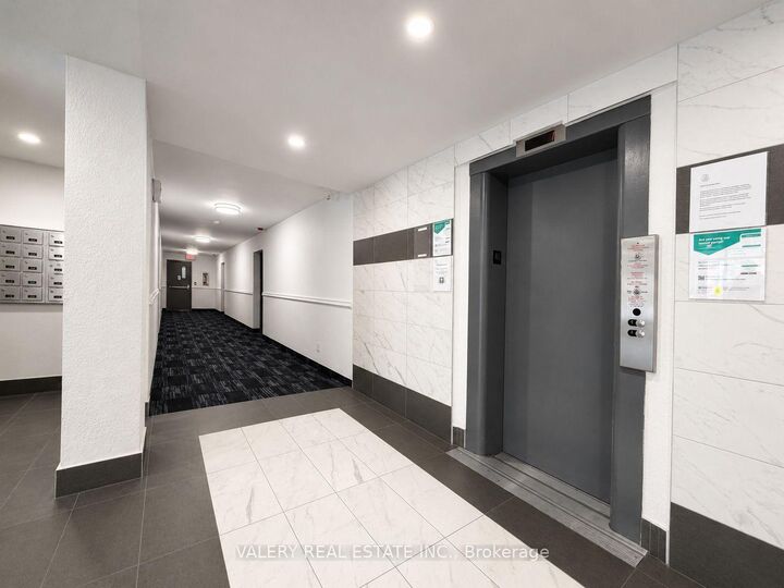 Property Photo:  50 Selkirk Street 00F  ON K1L 6M9 