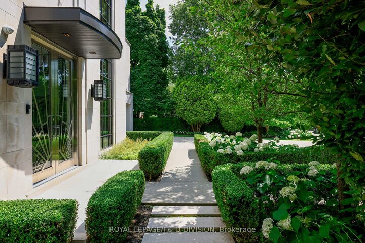 Property Photo: 20 Forest Glen Crescent ON M4N 2E8