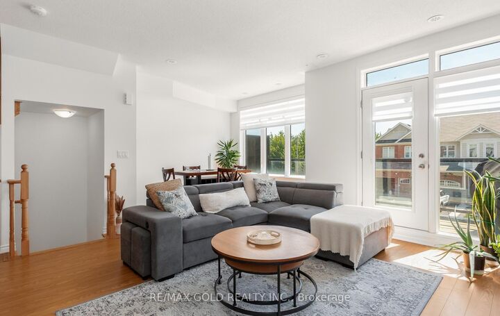 Photo de la propriété:  18 Waterville Way  ON L7C 2H1 