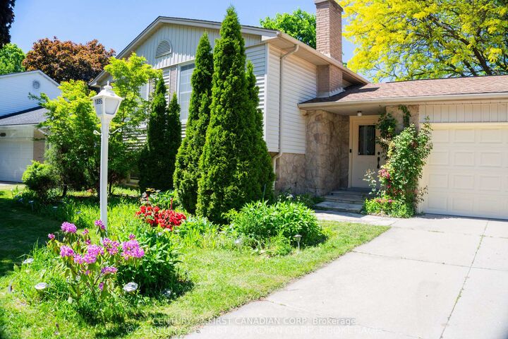 Property Photo: 1095 Prince George Road ON N6H 4E2