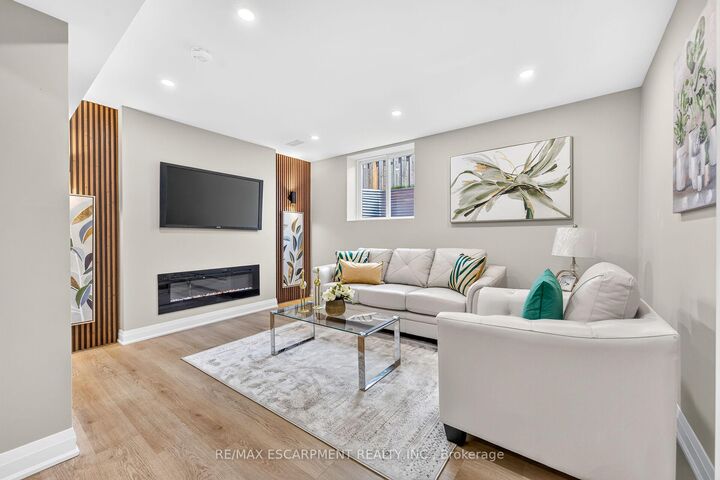 Property Photo:  150 Howard Avenue  ON L9A 2W8 