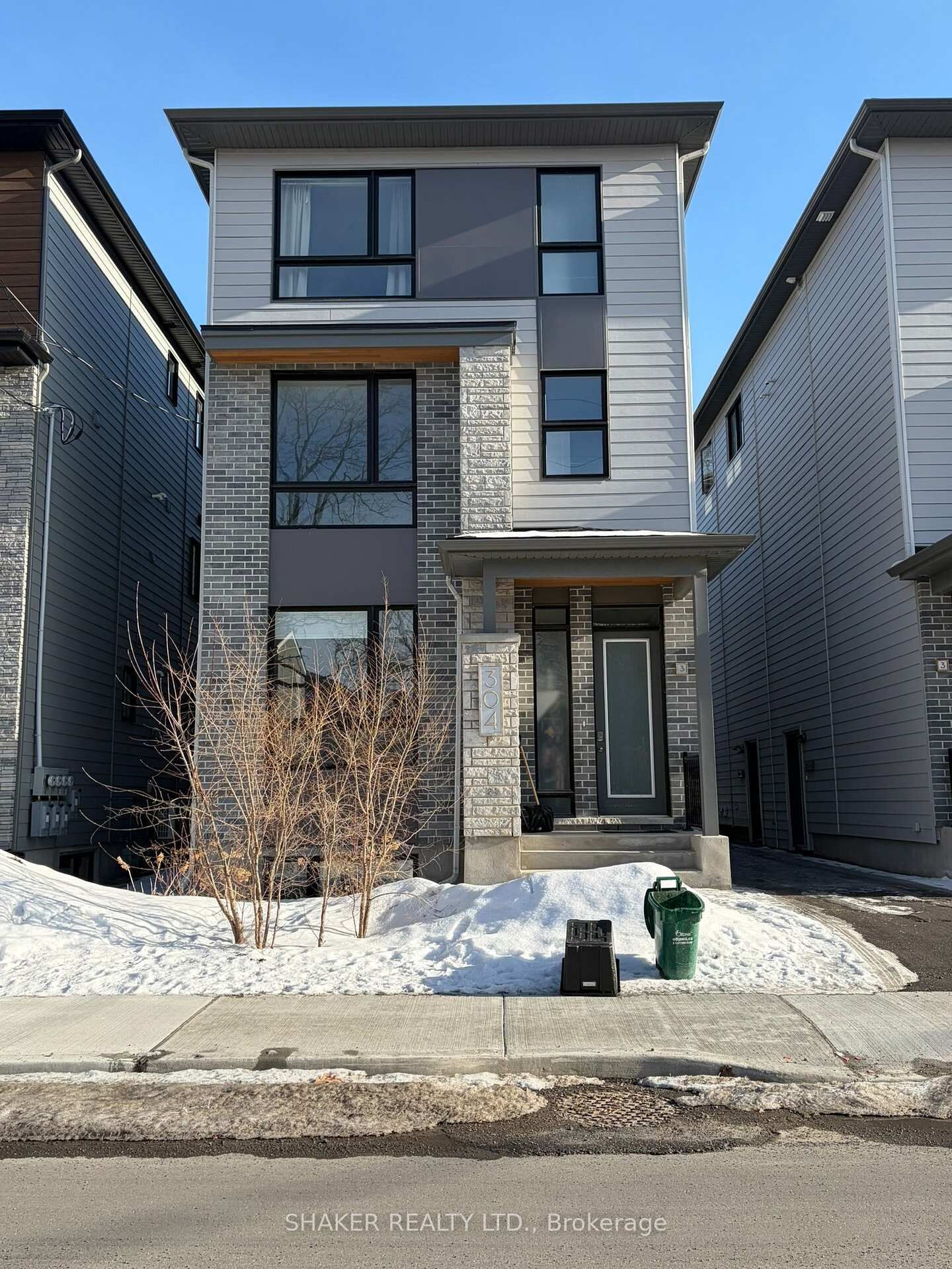 Property Photo:  304 Elmgrove Avenue B  ON K1Z 6V1 