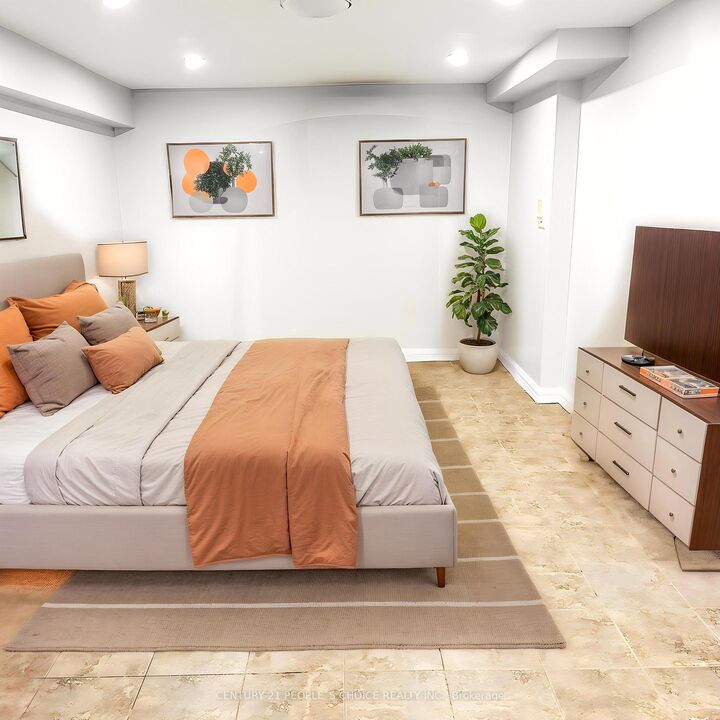 Property Photo:  41 Coomer Crescent  ON L1T 3C7 