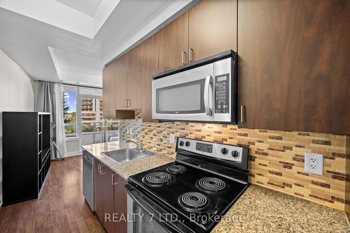 Property Photo:  1070 Sheppard Avenue W 323  ON M3J 0G8 