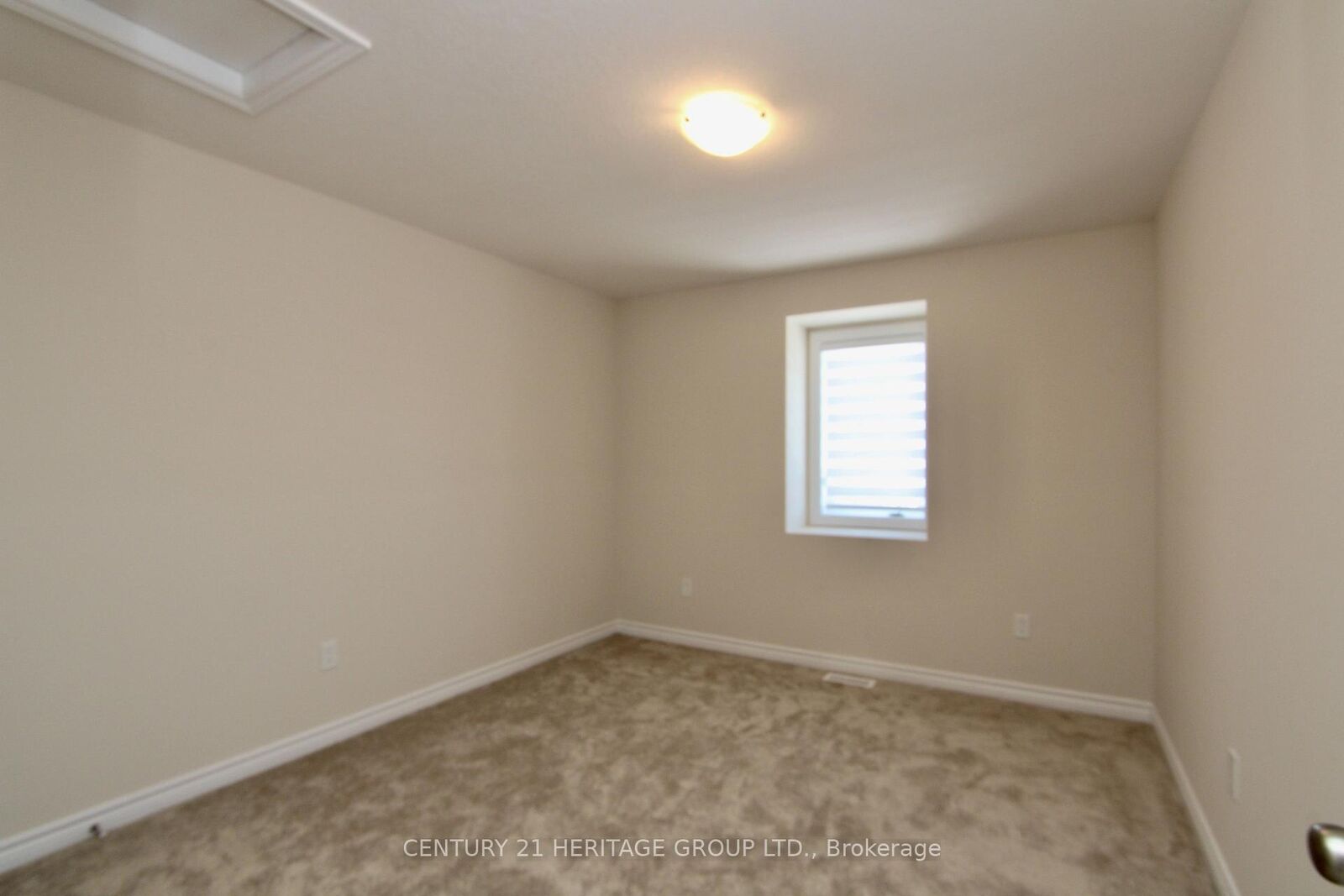 Property Photo: 677 Park Road N 13 ON N3R 0A2