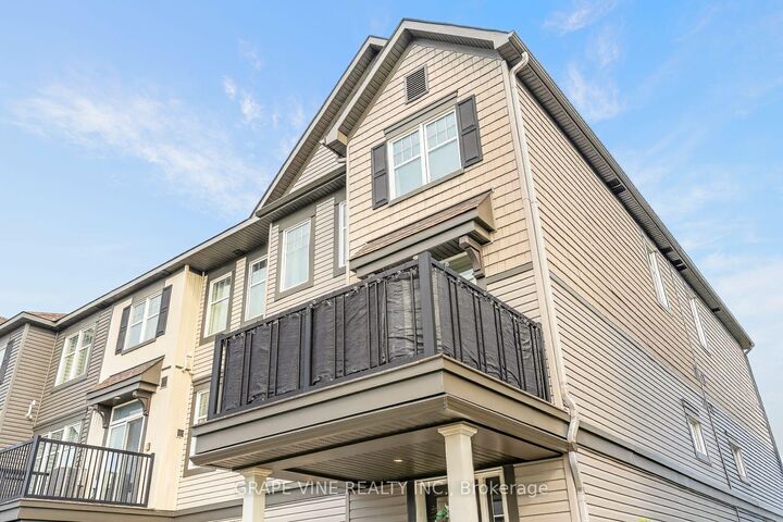 Property Photo: 368 Mountain Sorrel Way ON K4A 1H6