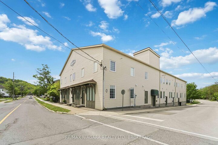 Property Photo: 49 Ontario Street 2 ON L3M 3H2