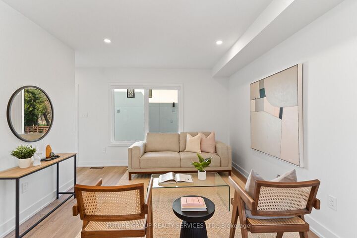 Property Photo:  15 Acorn Avenue Unit 1  ON M9B 3P7 