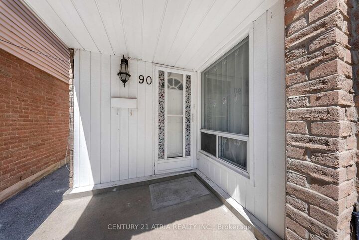 Property Photo:  90 Bob O'Link Avenue  ON L4K 1H2 