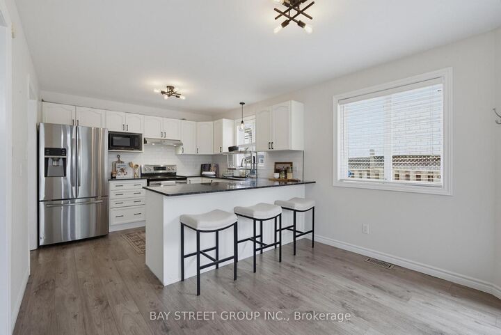 Property Photo: 213 Hawthorne Road ON N6G 5A2