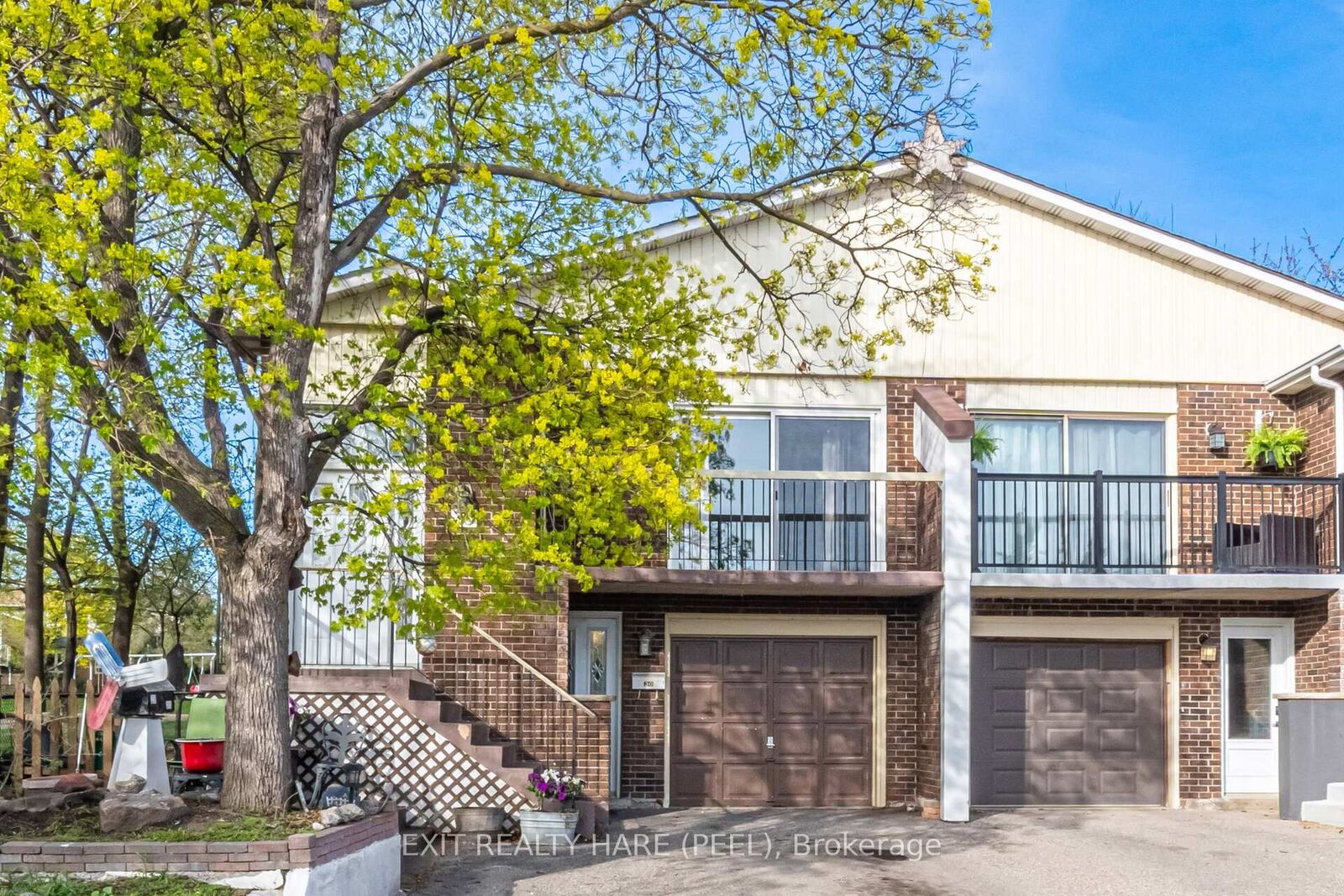 Property Photo: 30 Thorsby Court ON L6V 3T9