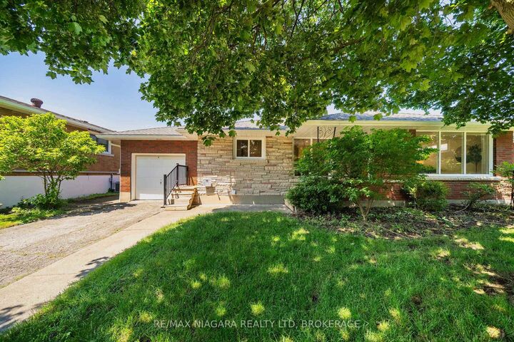 Property Photo: 15 Springbank Drive ON L2S 2K1