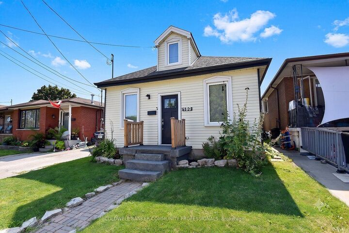 180 Province Street N — photo 1