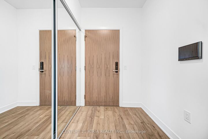 Property Photo: 575 Bloor Street E 3308 ON M4W 0B2