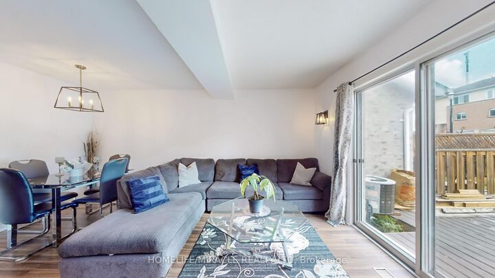 Property Photo: 4 William Curtis Circle ON L3Y 8L7