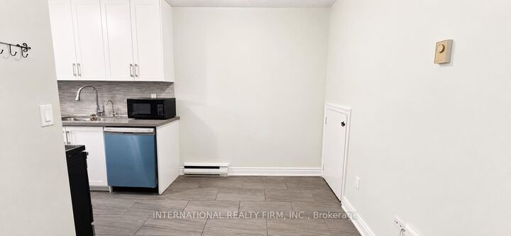 Property Photo: 40 Sunny Glenway 308 ON M3C 2Z2