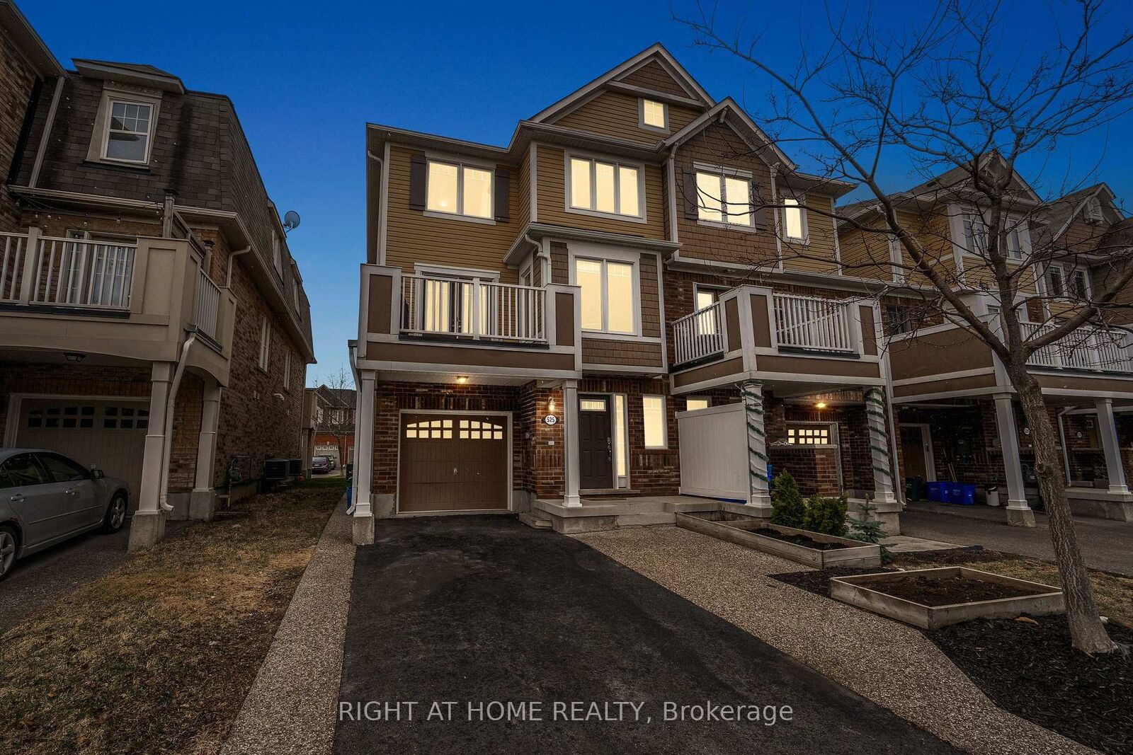 Property Photo: 525 Cavanagh Lane ON L9T 8G4