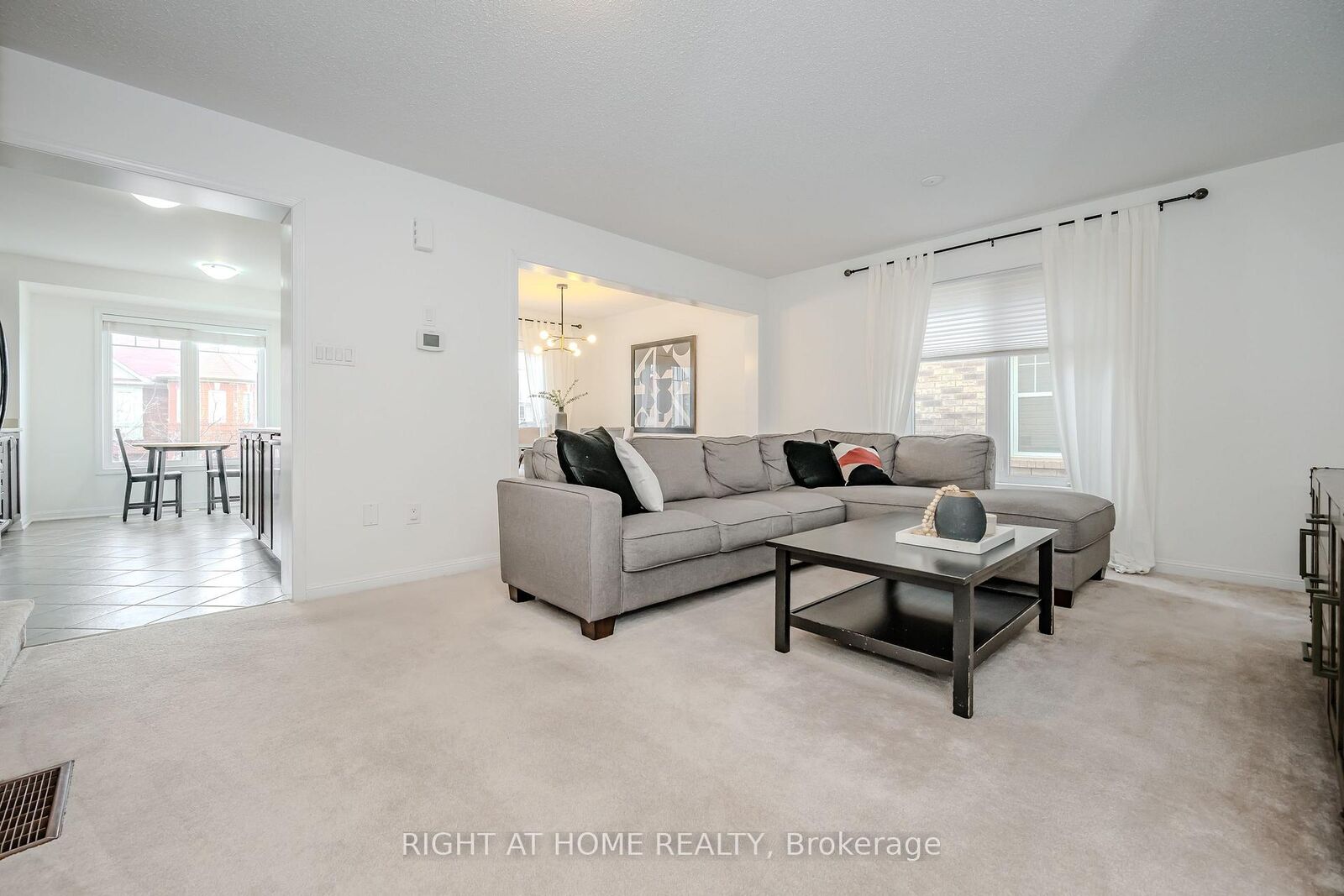 Property Photo:  525 Cavanagh Lane  ON L9T 8G4 