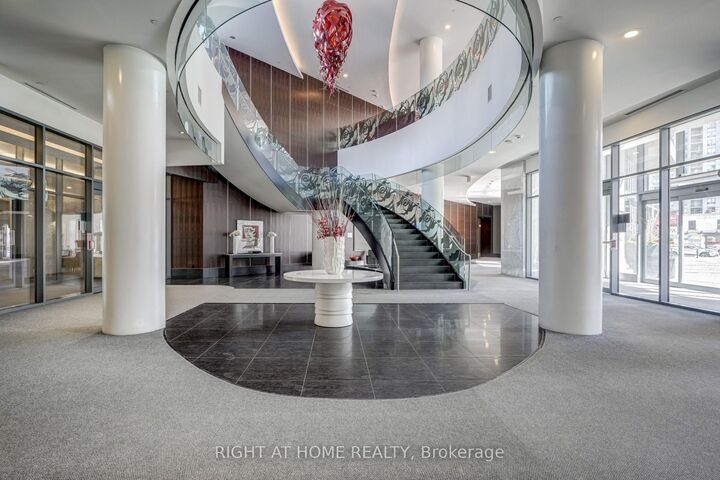 Property Photo:  5162 Yonge Street Lph208  ON M2N 0E9 