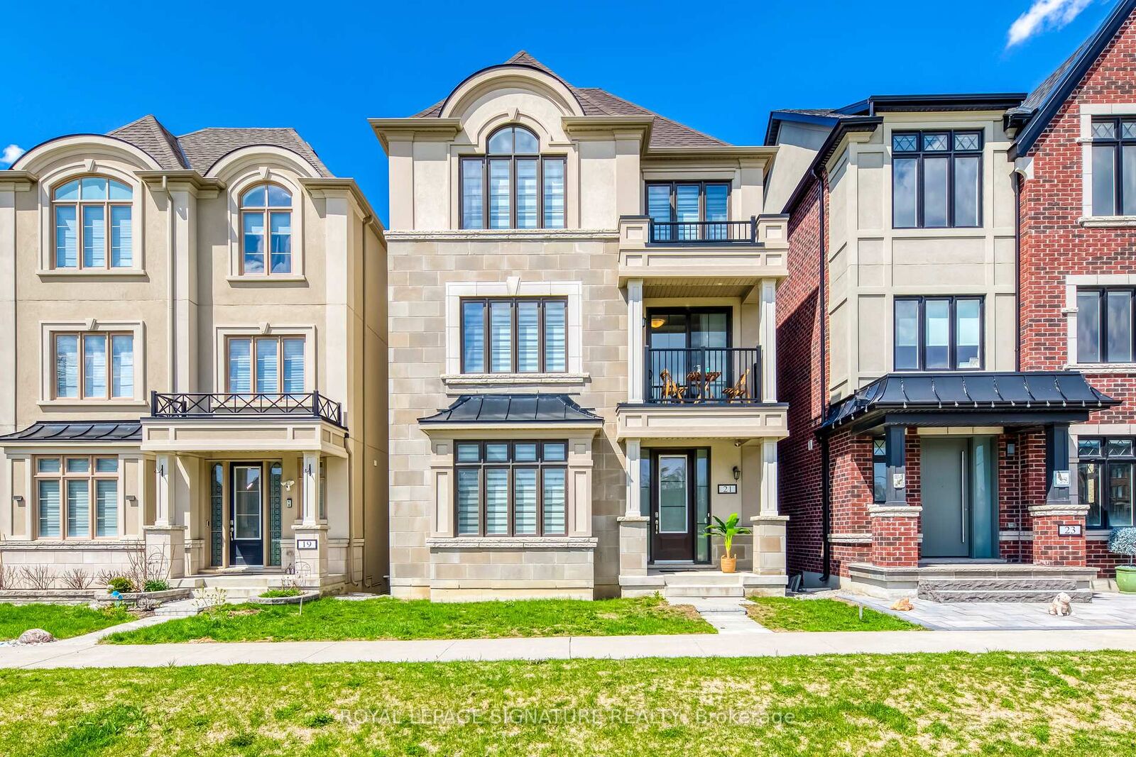 Property Photo: 21 Kohn Lane ON L6C 3J3