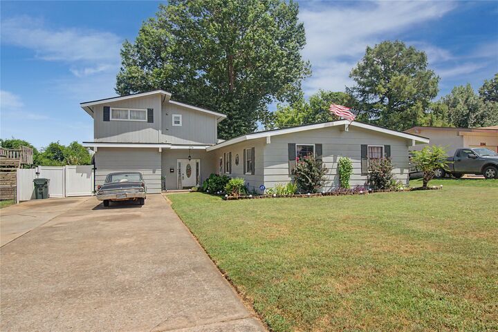 Property Photo: 206 N David Lane OK 74403