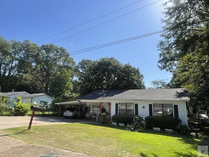 Property Photo:  104 Redbud St.  TX 75503 