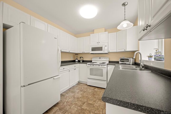 Property Photo: 2118 Mission Rd #B BC V9N 8Y7