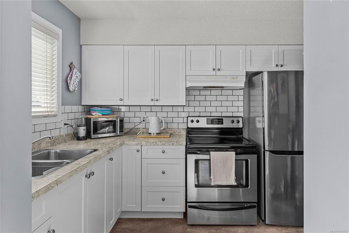 Property Photo: 824 Island Hwy S #110 BC V9W 1A8