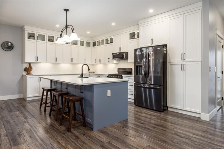 Property Photo: 2129 Blue Jay Pl BC V9N 3Z6